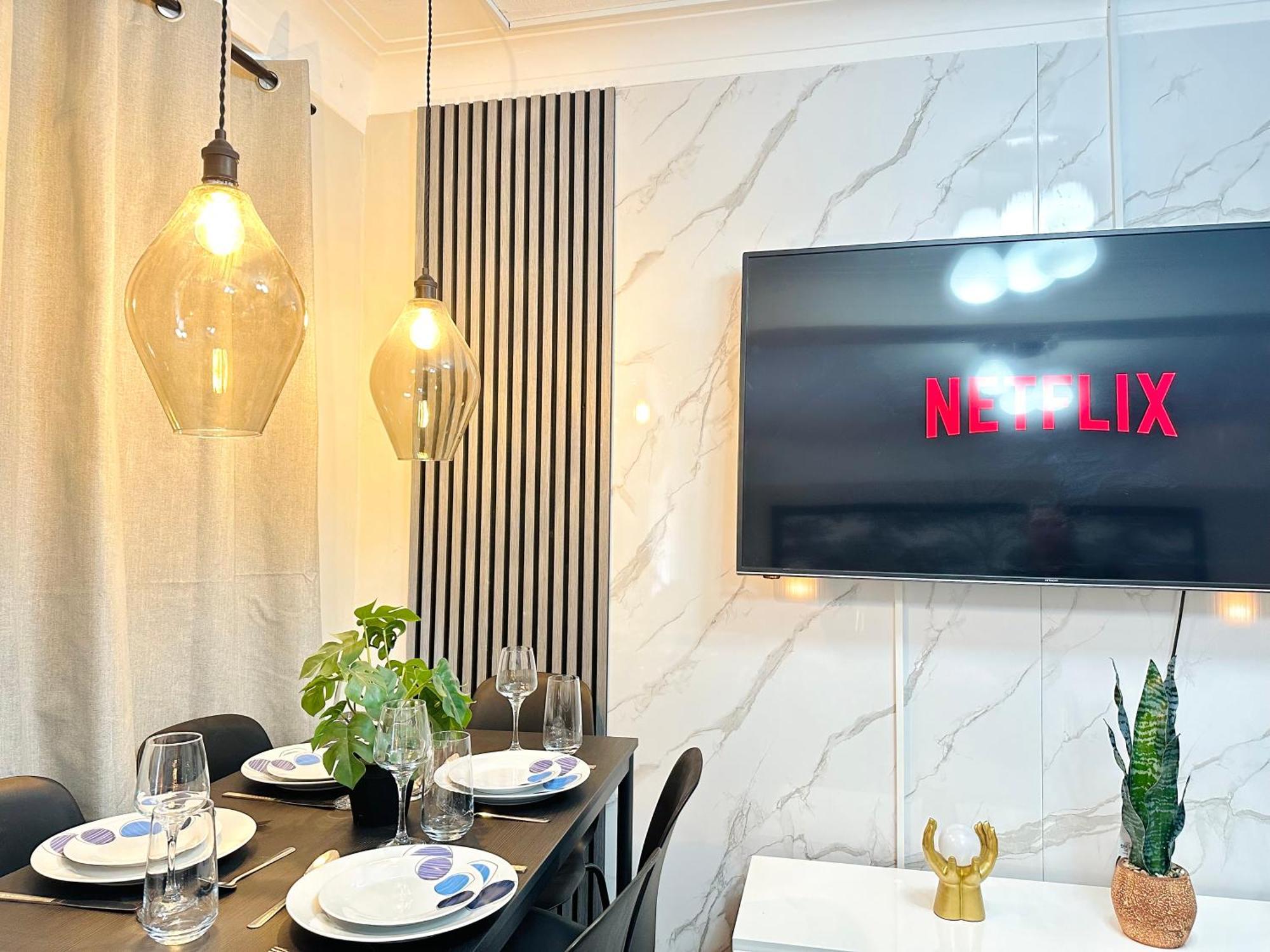 Hyde Park Comfortable Two Bedroom Apartment Лондон Екстериор снимка