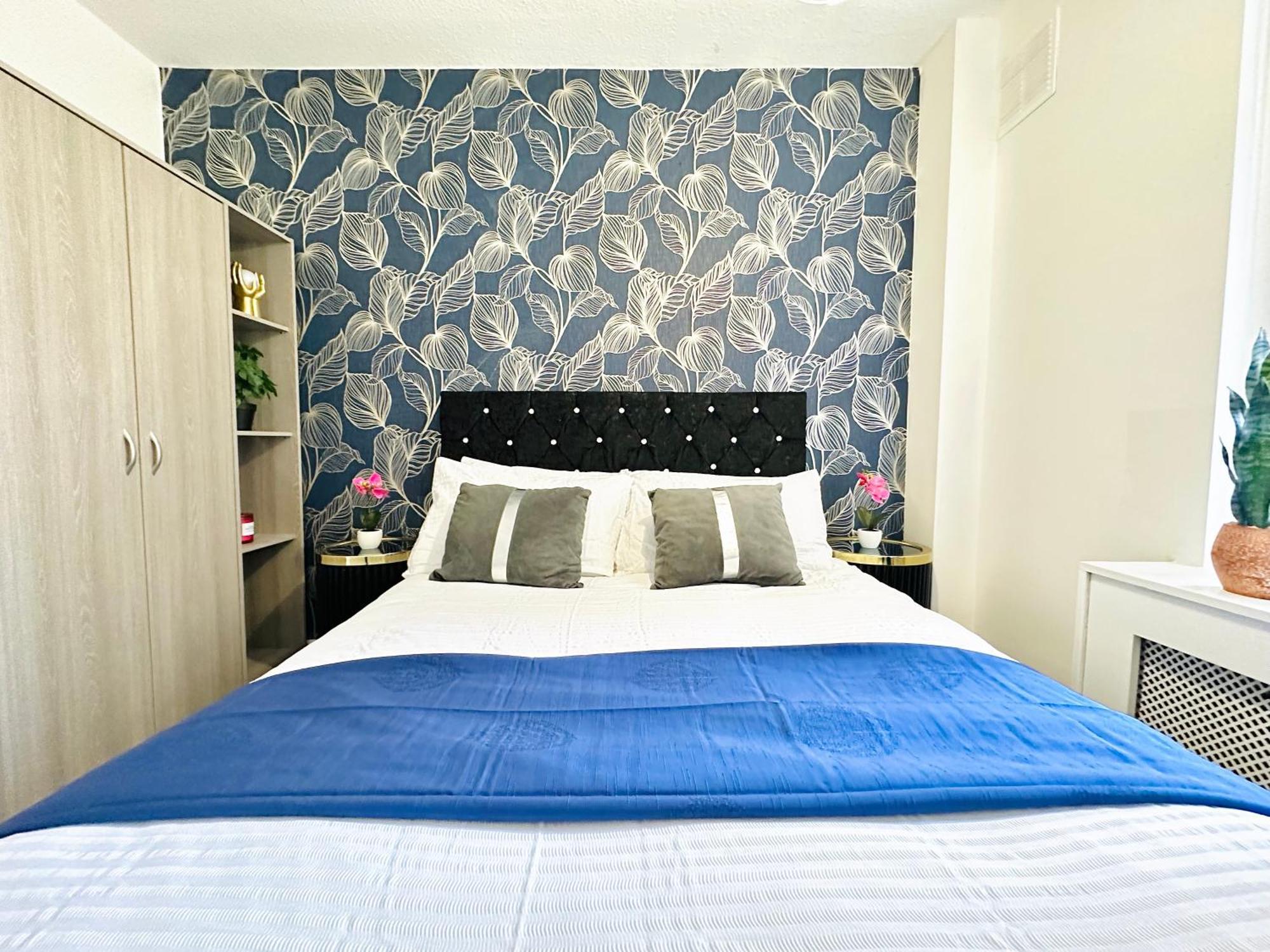 Hyde Park Comfortable Two Bedroom Apartment Лондон Екстериор снимка