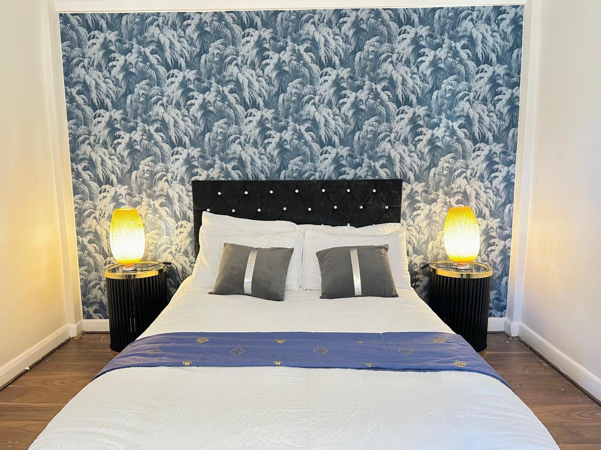 Hyde Park Comfortable Two Bedroom Apartment Лондон Екстериор снимка